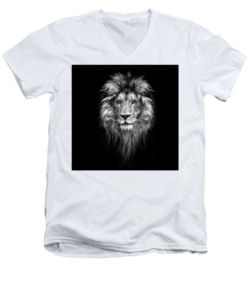 Lion On Black - Men's V-Neck T-Shirt