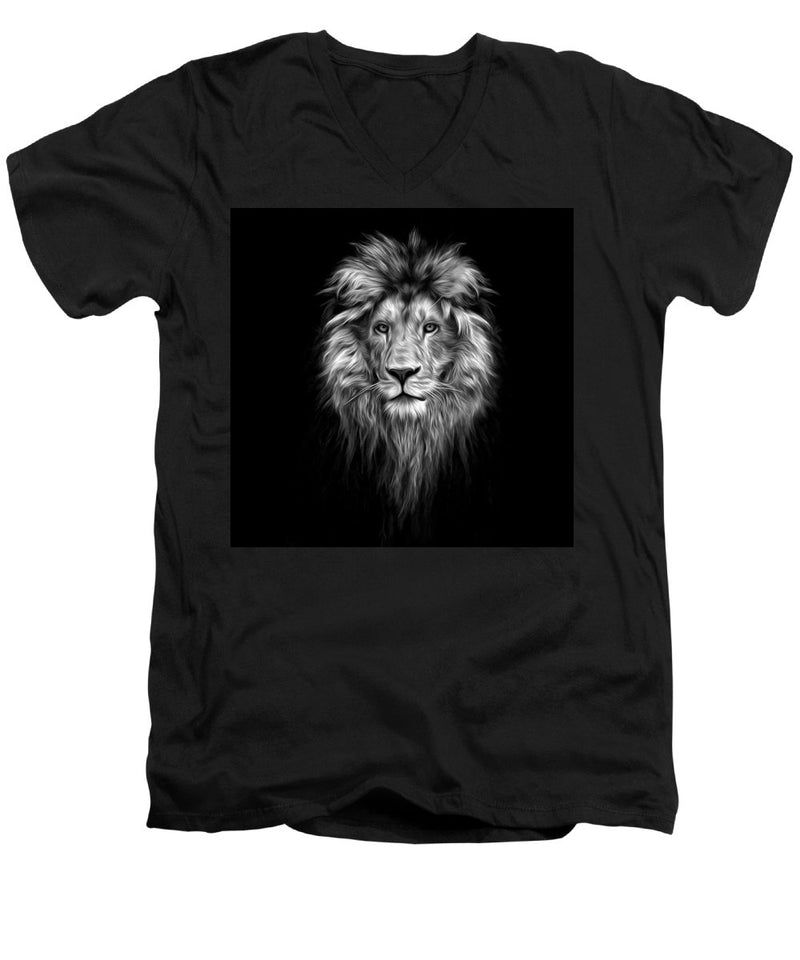 Lion On Black - Men's V-Neck T-Shirt