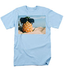 Sunglasses on Pineapple - Men's T-Shirt  (Regular Fit)