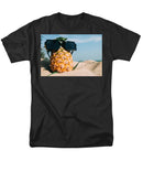 Sunglasses on Pineapple - Men's T-Shirt  (Regular Fit)